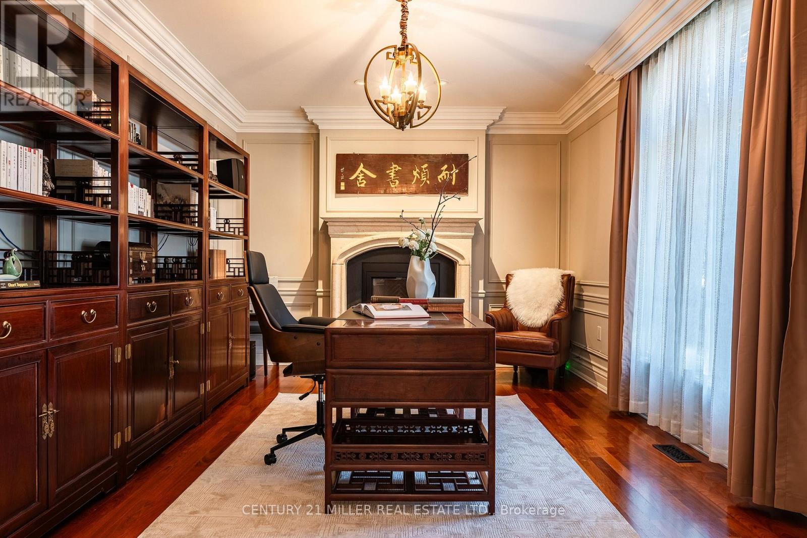 2096 Lakeshore Road E, Oakville, Ontario  L6J 1M3 - Photo 18 - W12979552