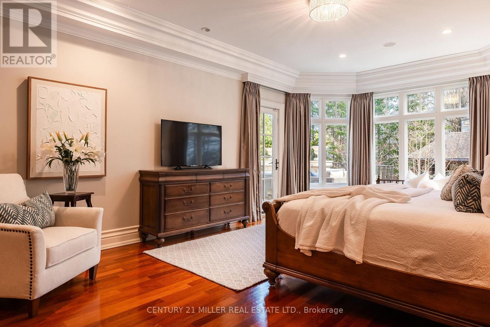 2096 Lakeshore Road E, Oakville, Ontario  L6J 1M3 - Photo 23 - W12979552