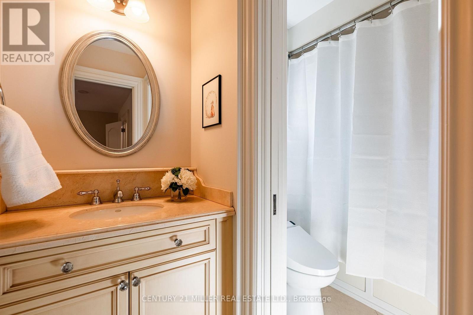 2096 Lakeshore Road E, Oakville, Ontario  L6J 1M3 - Photo 32 - W12979552