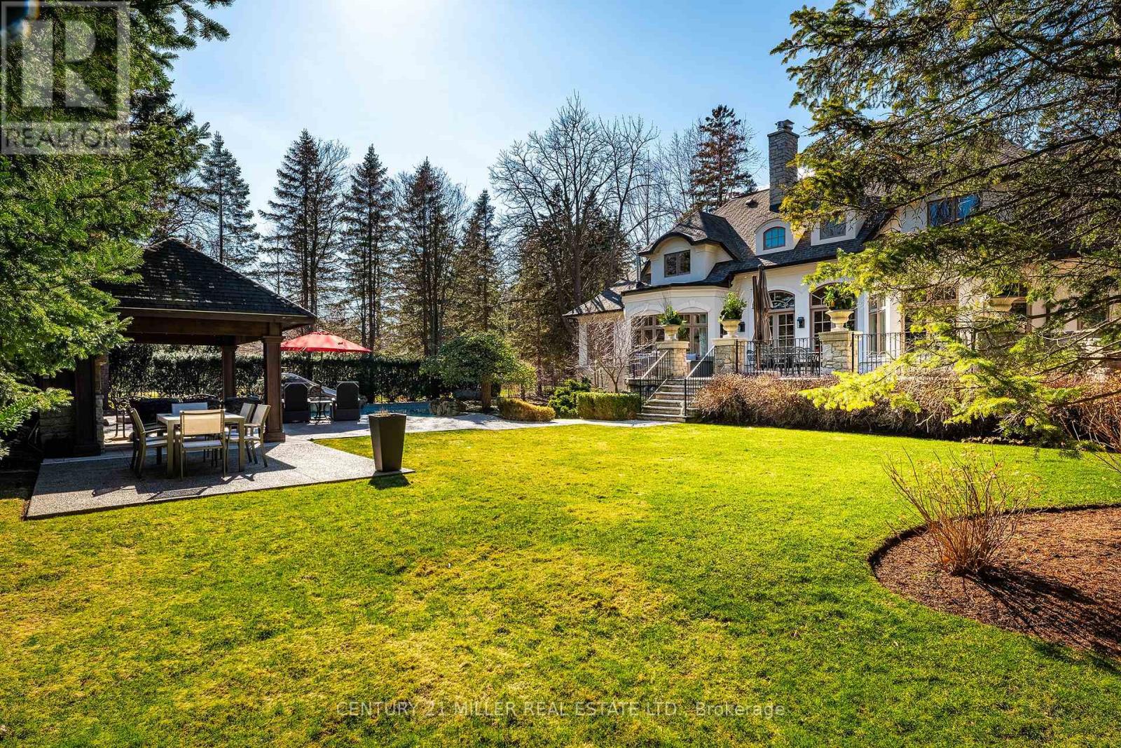 2096 Lakeshore Road E, Oakville, Ontario  L6J 1M3 - Photo 45 - W12979552