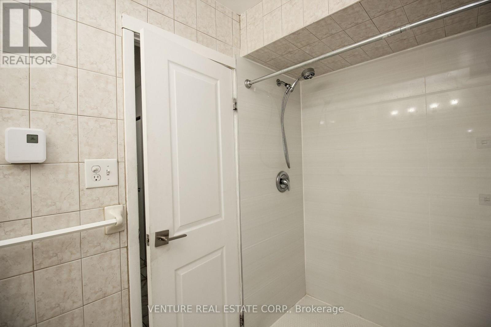 1 - 4227 Dundas Street W, Toronto, Ontario  M8X 1Y3 - Photo 11 - W12979572