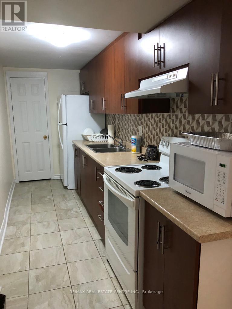 Bsmt - 316 Holmes Crescent, Milton, Ontario  L9T 0T6 - Photo 7 - W12979576