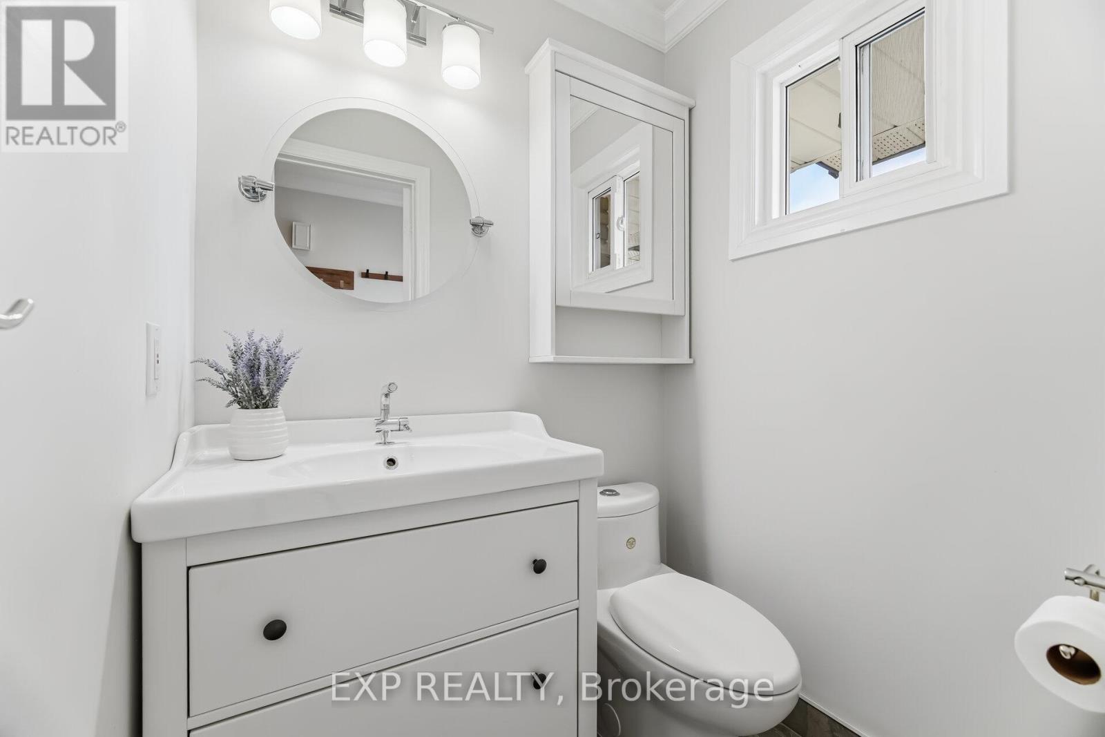 729 Carrying Place, Mississauga, Ontario  L5C 3W6 - Photo 18 - W12979596