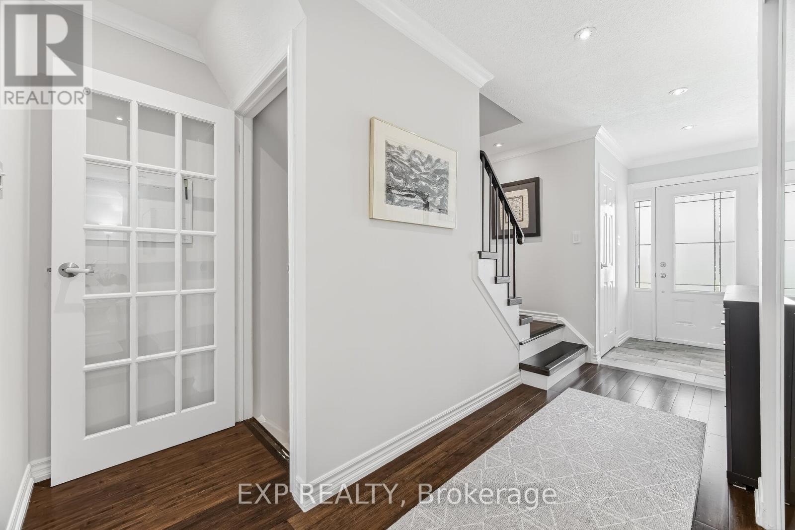 729 Carrying Place, Mississauga, Ontario  L5C 3W6 - Photo 35 - W12979596