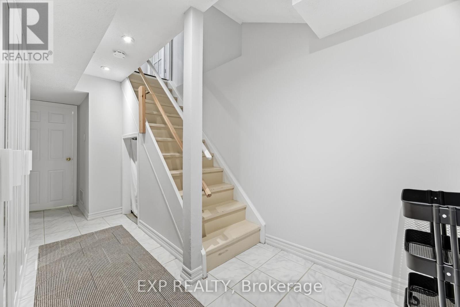 729 Carrying Place, Mississauga, Ontario  L5C 3W6 - Photo 38 - W12979596