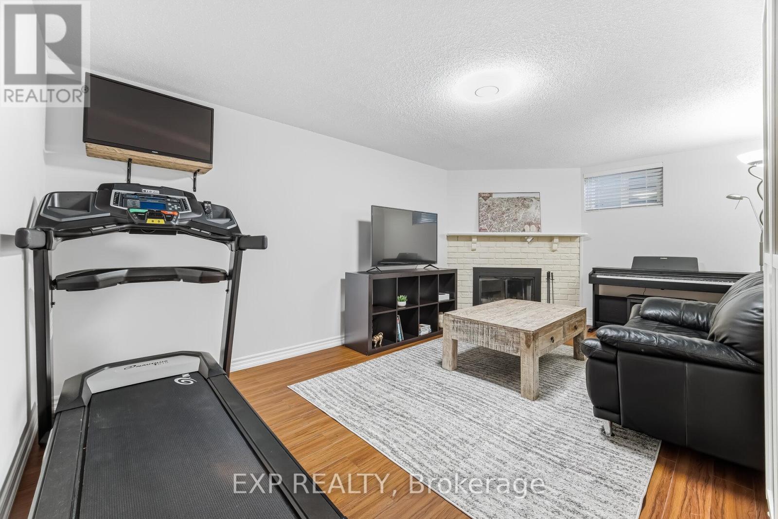 729 Carrying Place, Mississauga, Ontario  L5C 3W6 - Photo 39 - W12979596