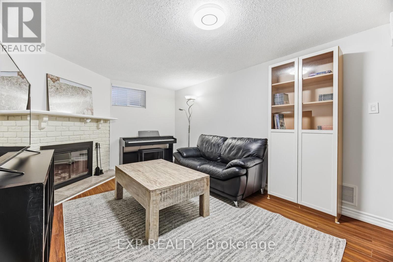 729 Carrying Place, Mississauga, Ontario  L5C 3W6 - Photo 40 - W12979596