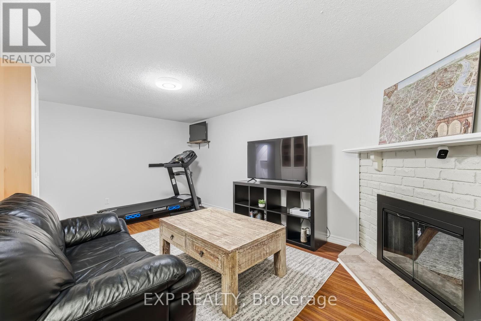 729 Carrying Place, Mississauga, Ontario  L5C 3W6 - Photo 42 - W12979596