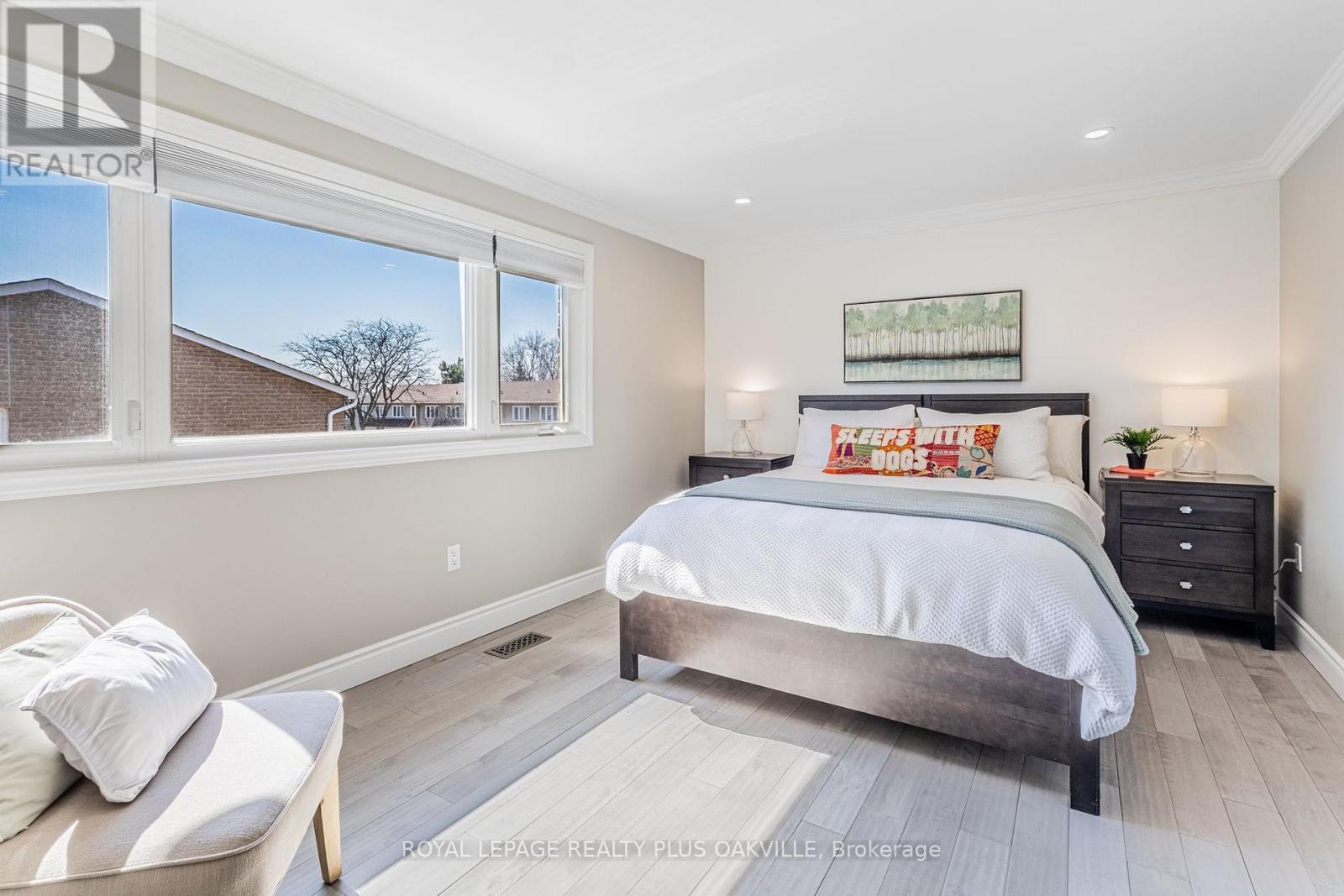 2224 Marine Drive, Oakville, Ontario  L6L 1C1 - Photo 17 - W12979598