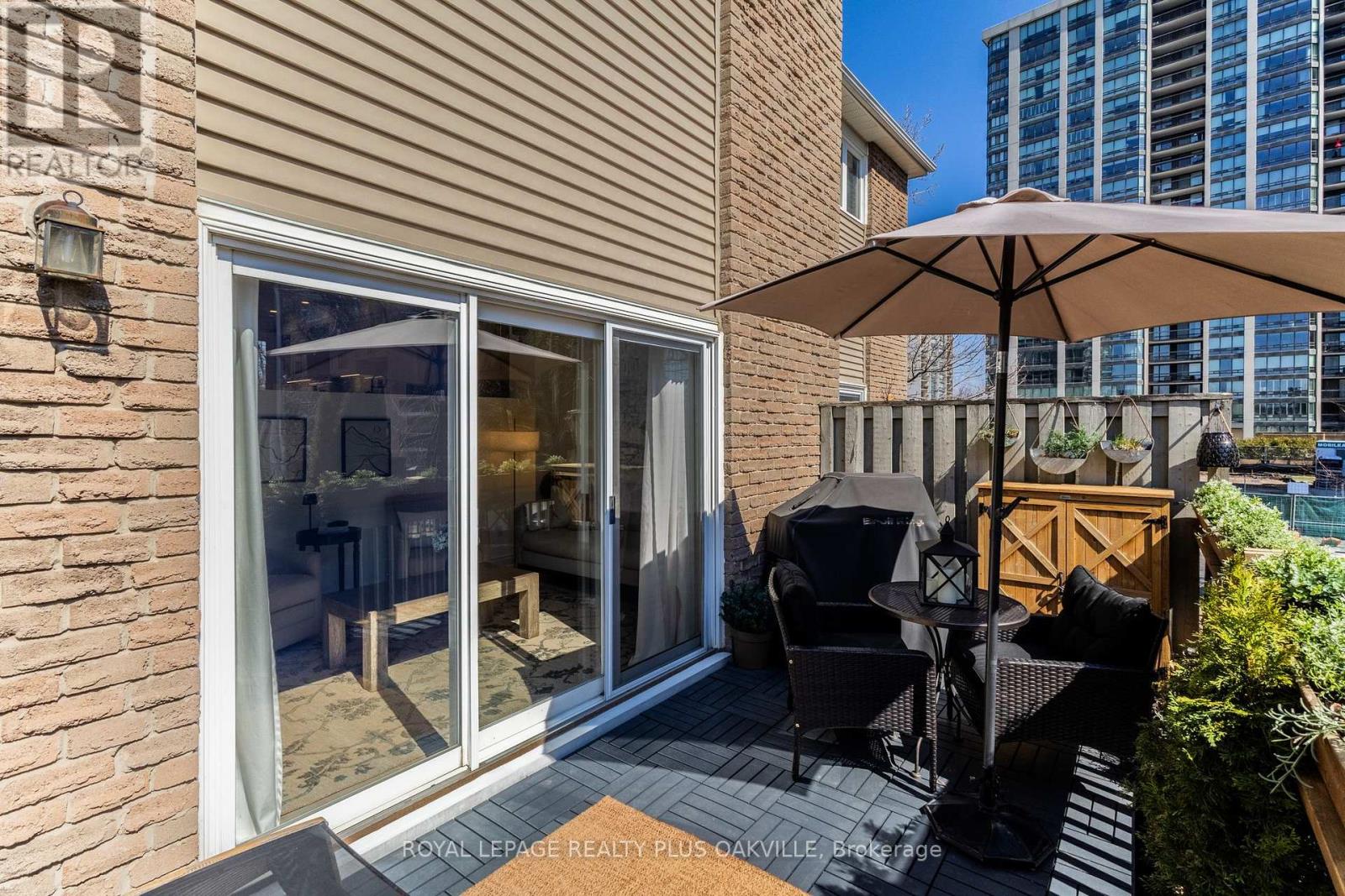 2224 Marine Drive, Oakville, Ontario  L6L 1C1 - Photo 32 - W12979598