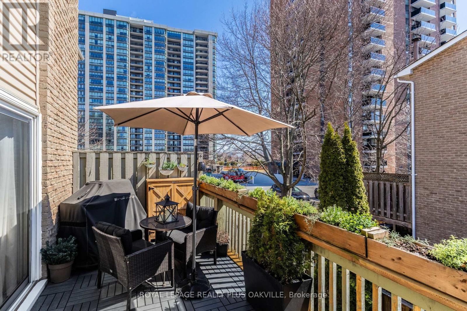 2224 Marine Drive, Oakville, Ontario  L6L 1C1 - Photo 33 - W12979598