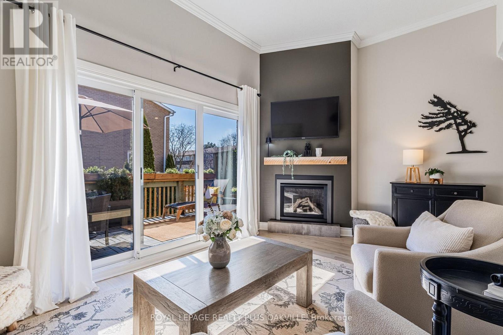 2224 Marine Drive, Oakville, Ontario  L6L 1C1 - Photo 9 - W12979598