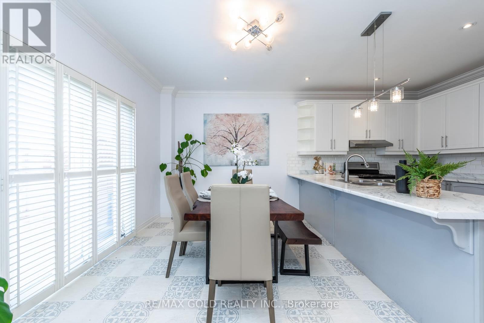 36 Tatra Crescent, Brampton, Ontario  L6Y 0K6 - Photo 16 - W12979602