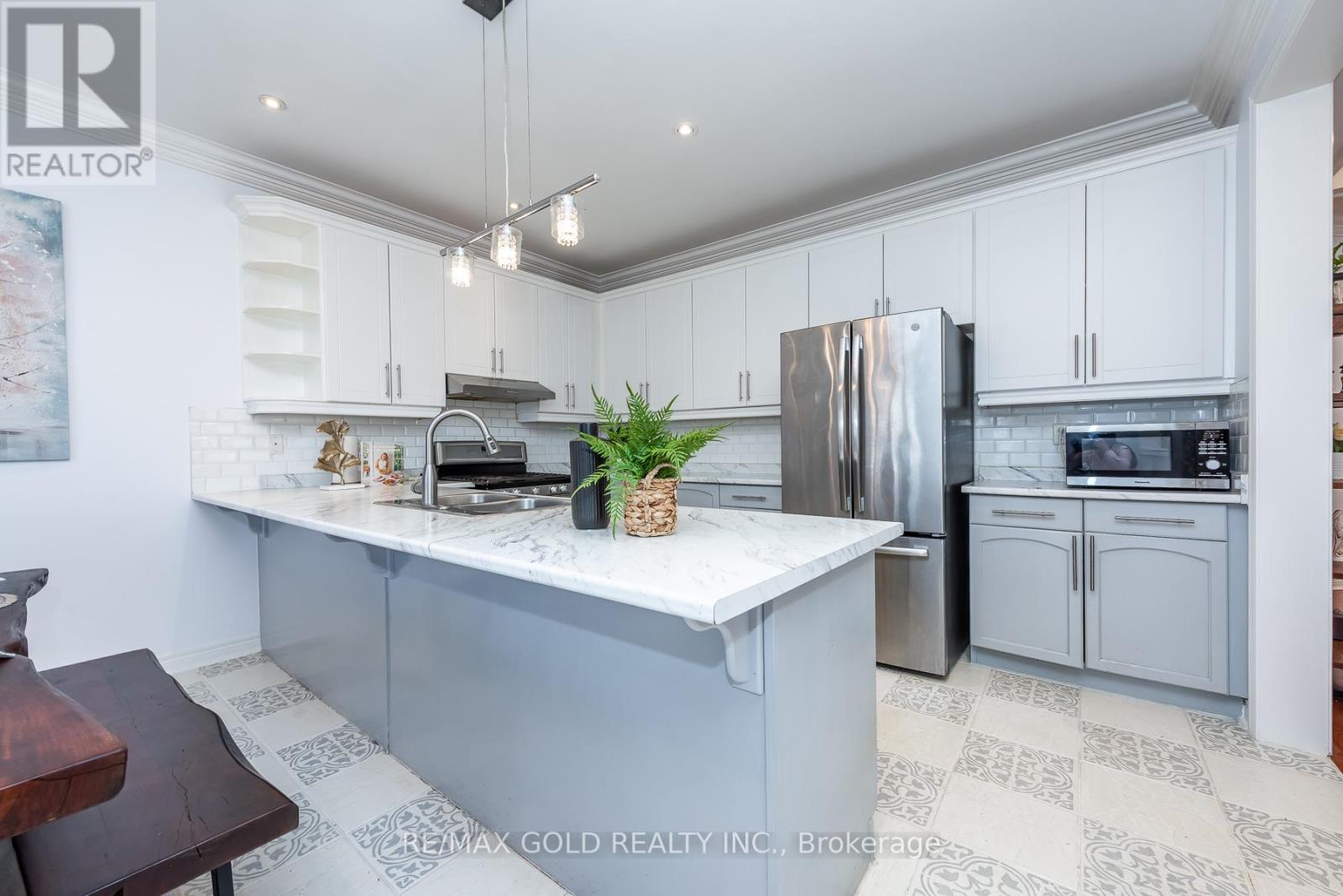 36 Tatra Crescent, Brampton, Ontario  L6Y 0K6 - Photo 19 - W12979602