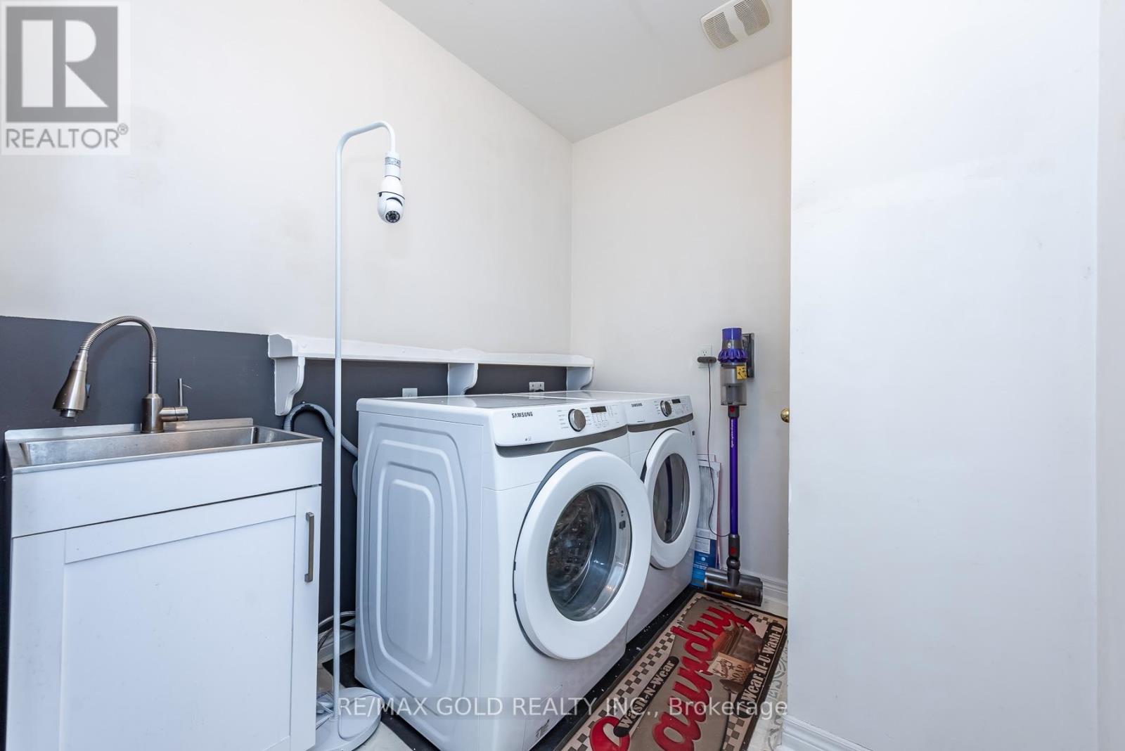 36 Tatra Crescent, Brampton, Ontario  L6Y 0K6 - Photo 34 - W12979602