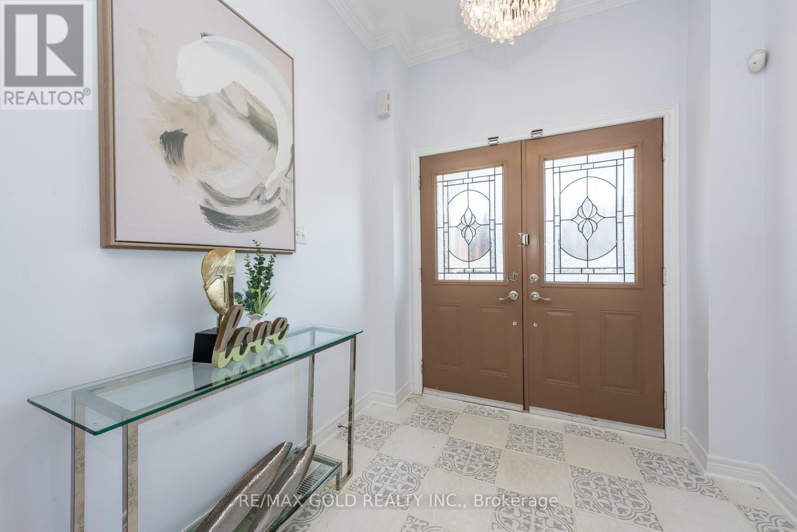 36 Tatra Crescent, Brampton, Ontario  L6Y 0K6 - Photo 4 - W12979602