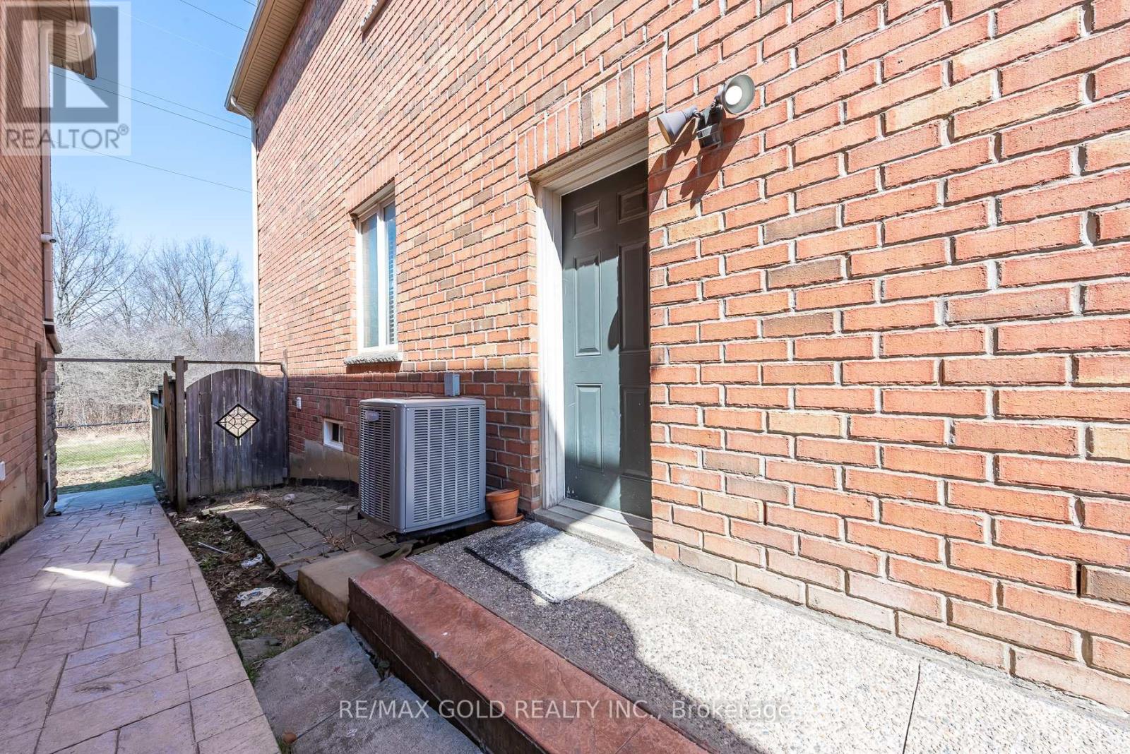 36 Tatra Crescent, Brampton, Ontario  L6Y 0K6 - Photo 50 - W12979602