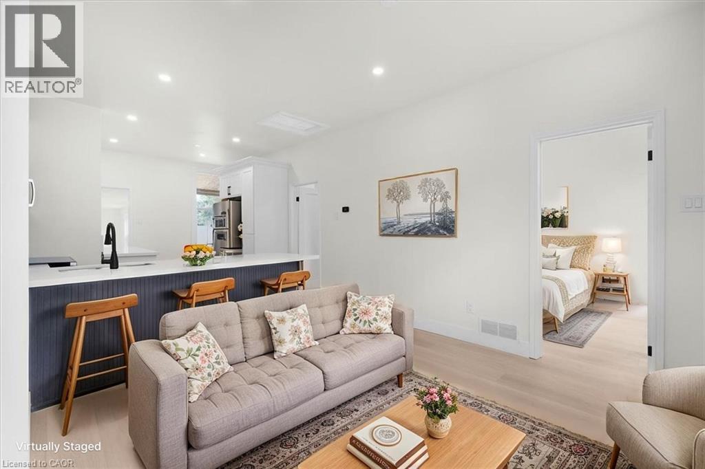 215 Ray Street N, Hamilton, Ontario  L8R 2Y3 - Photo 5 - 40819217