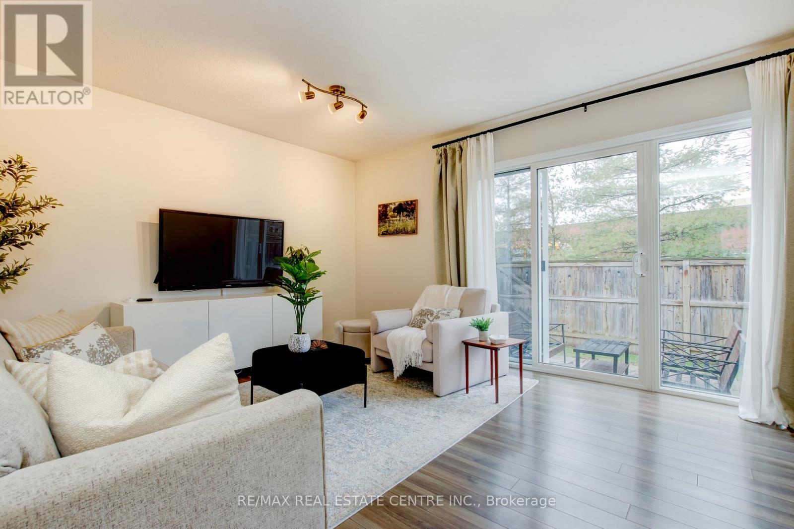 50 - 31 Schroder Crescent, Guelph, Ontario  N1E 7M6 - Photo 13 - X12979404