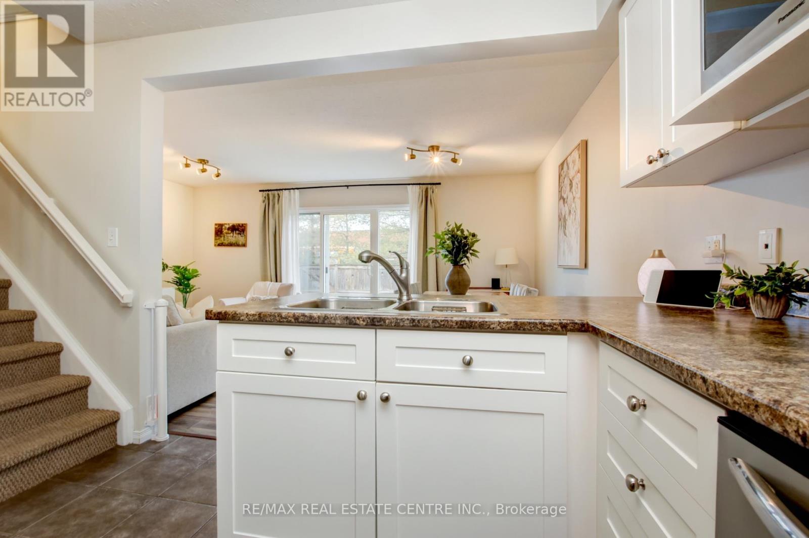 50 - 31 Schroder Crescent, Guelph, Ontario  N1E 7M6 - Photo 8 - X12979404