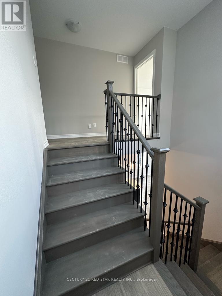 18 Bradley Avenue, Welland, Ontario  L3B 0K1 - Photo 10 - X12979536