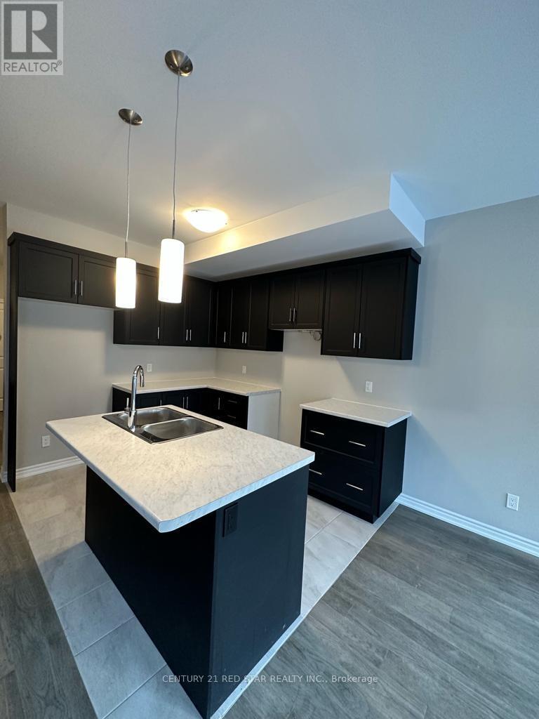 18 Bradley Avenue, Welland, Ontario  L3B 0K1 - Photo 3 - X12979536