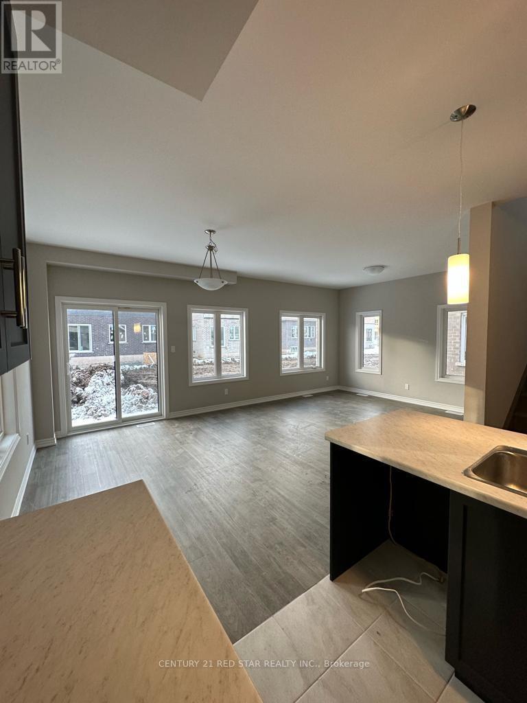 18 Bradley Avenue, Welland, Ontario  L3B 0K1 - Photo 9 - X12979536