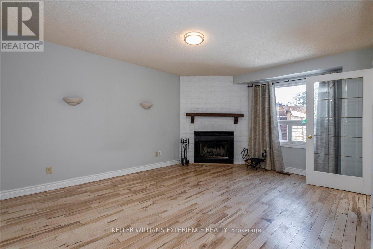 78 James Street, Barrie, Ontario  L4N 6Y2 - Photo 4 - S12956076