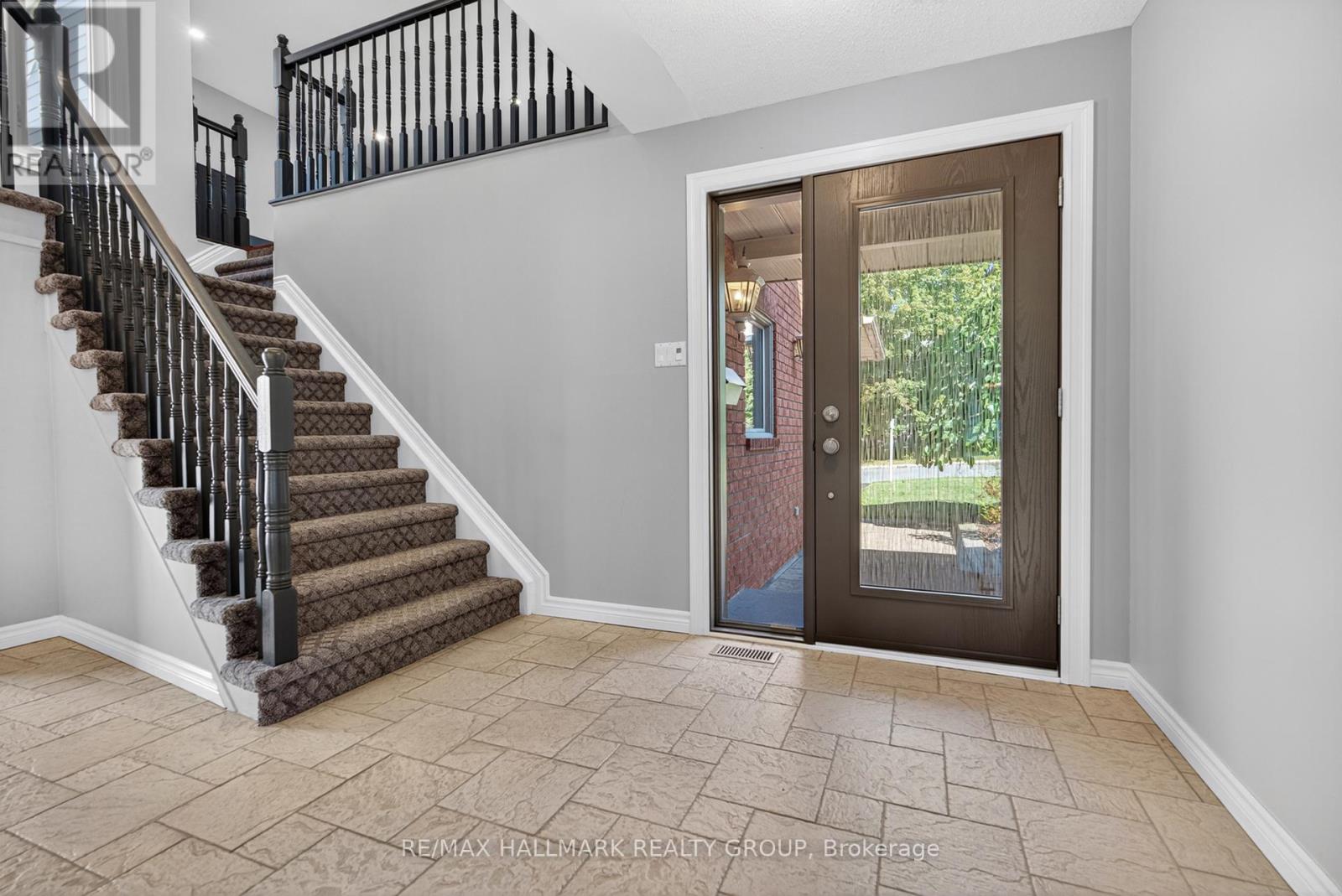 1354 Gaultois Avenue, Ottawa, Ontario  K1C 3G6 - Photo 4 - X12770656