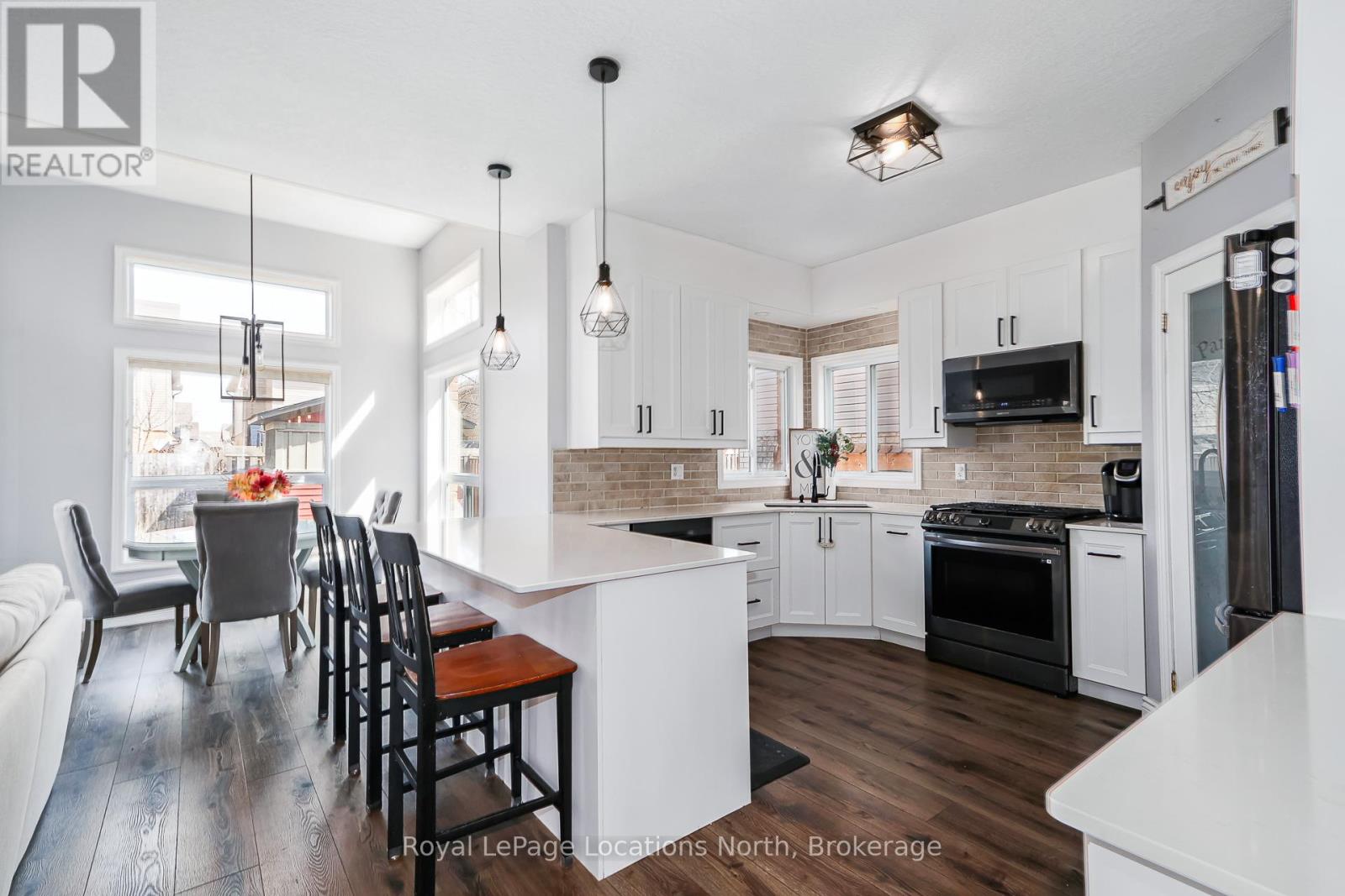 325 Holden Street, Collingwood, Ontario  L9Y 0E3 - Photo 2 - S12979604