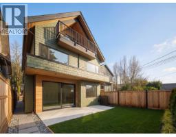 2 2755 W 11TH AVENUE, Vancouver, British Columbia
