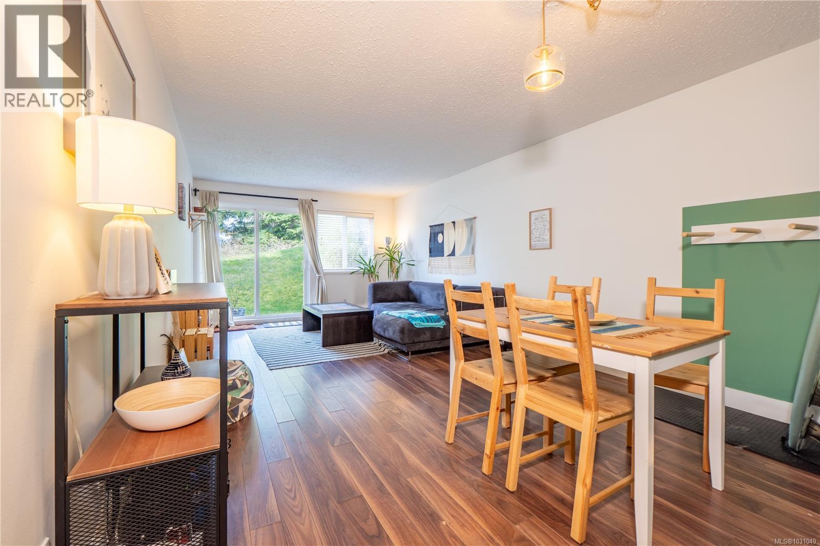 107 250 Hemlock St, Ucluelet, British Columbia  V0R 3A0 - Photo 2 - 1031049