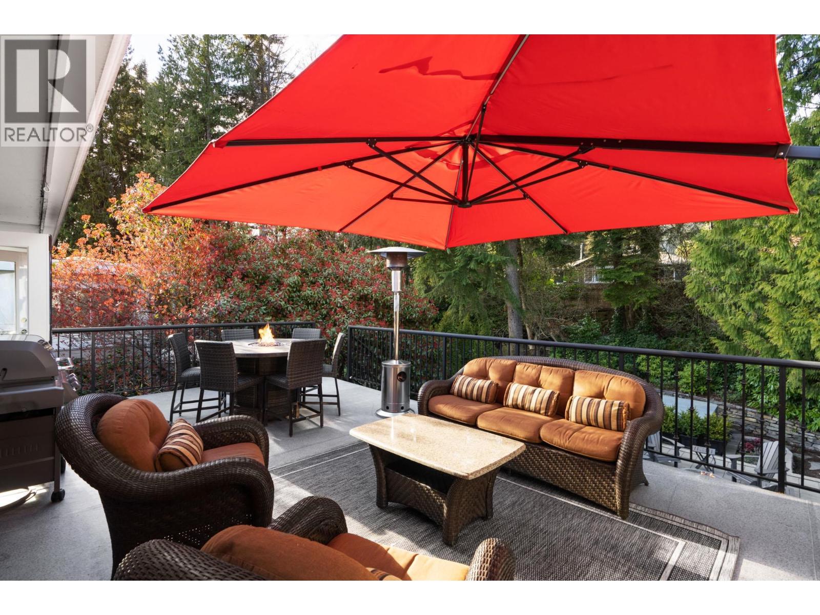 956 Belvista Crescent, North Vancouver, British Columbia  V7R 2B4 - Photo 10 - R3109444