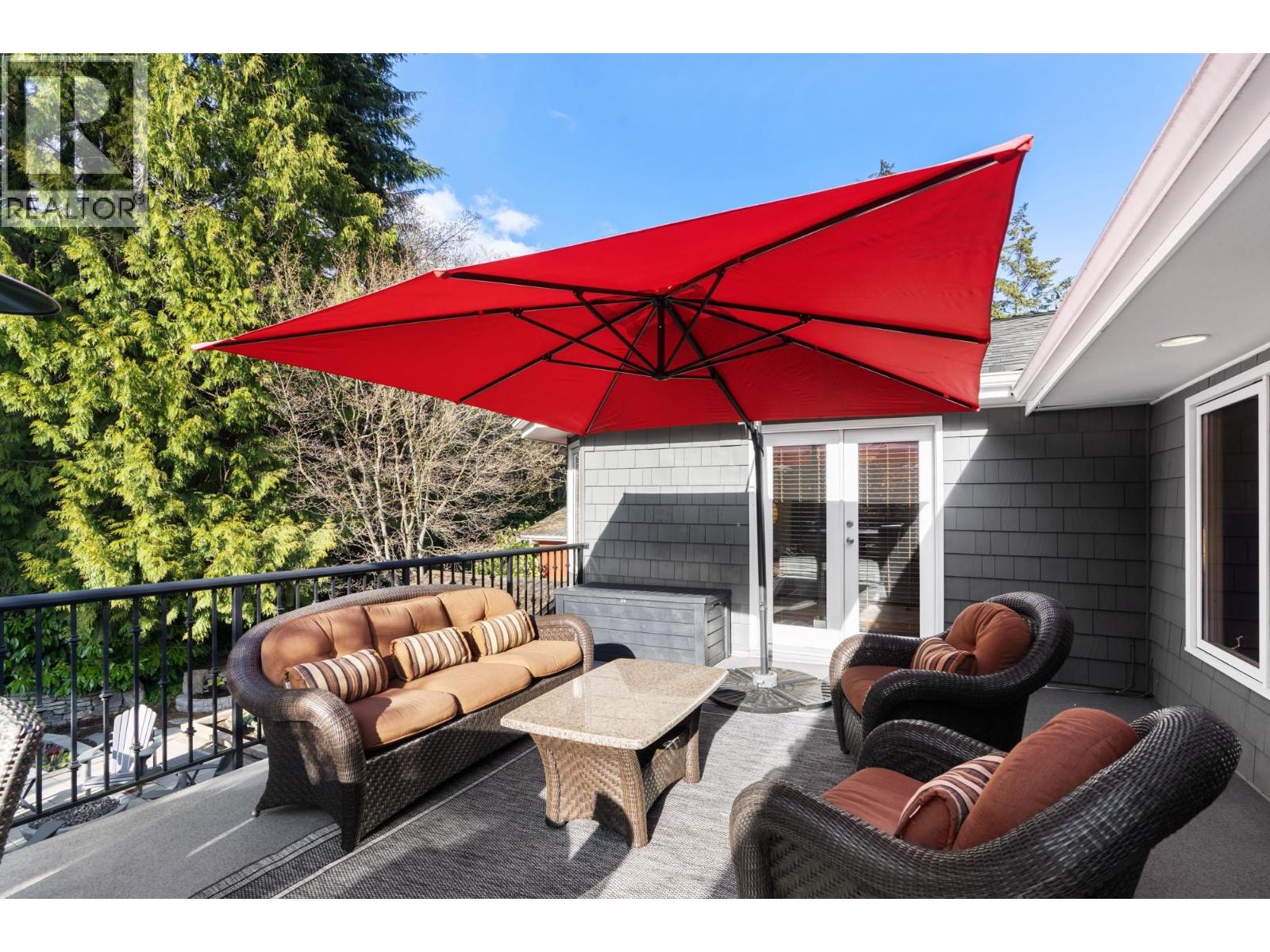 956 Belvista Crescent, North Vancouver, British Columbia  V7R 2B4 - Photo 11 - R3109444