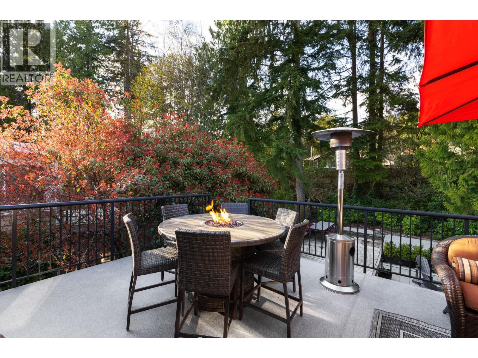 956 Belvista Crescent, North Vancouver, British Columbia  V7R 2B4 - Photo 13 - R3109444