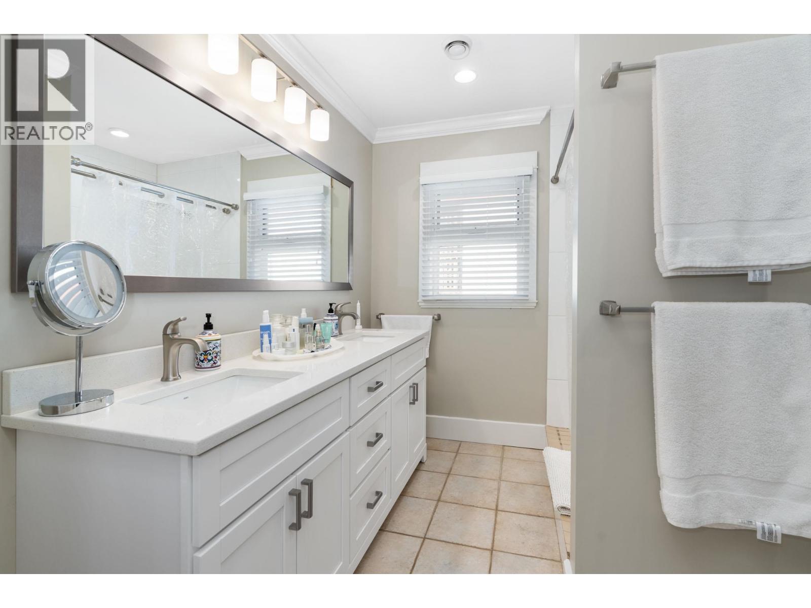 956 Belvista Crescent, North Vancouver, British Columbia  V7R 2B4 - Photo 20 - R3109444