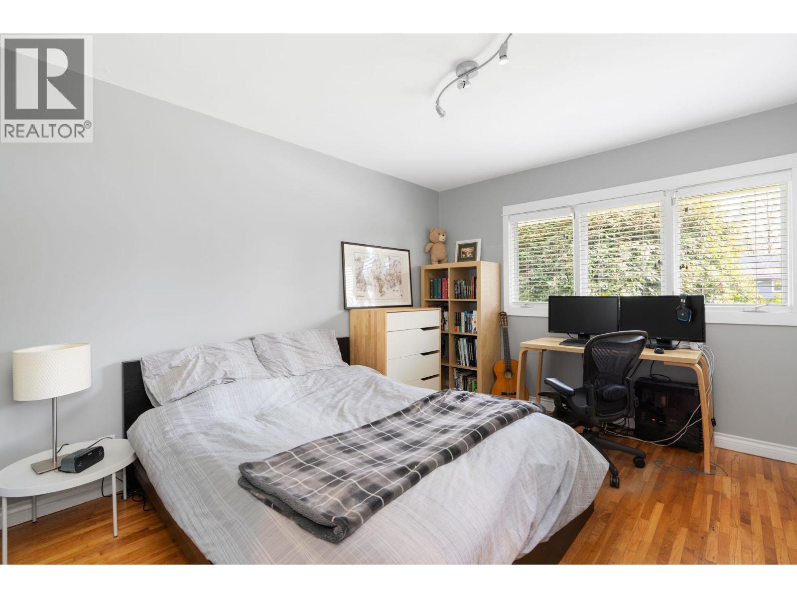 956 Belvista Crescent, North Vancouver, British Columbia  V7R 2B4 - Photo 21 - R3109444