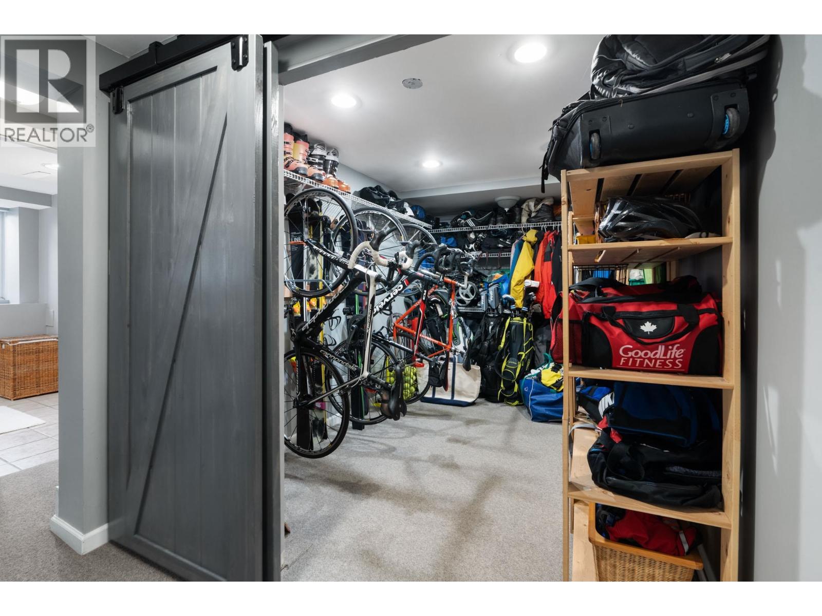 956 Belvista Crescent, North Vancouver, British Columbia  V7R 2B4 - Photo 29 - R3109444