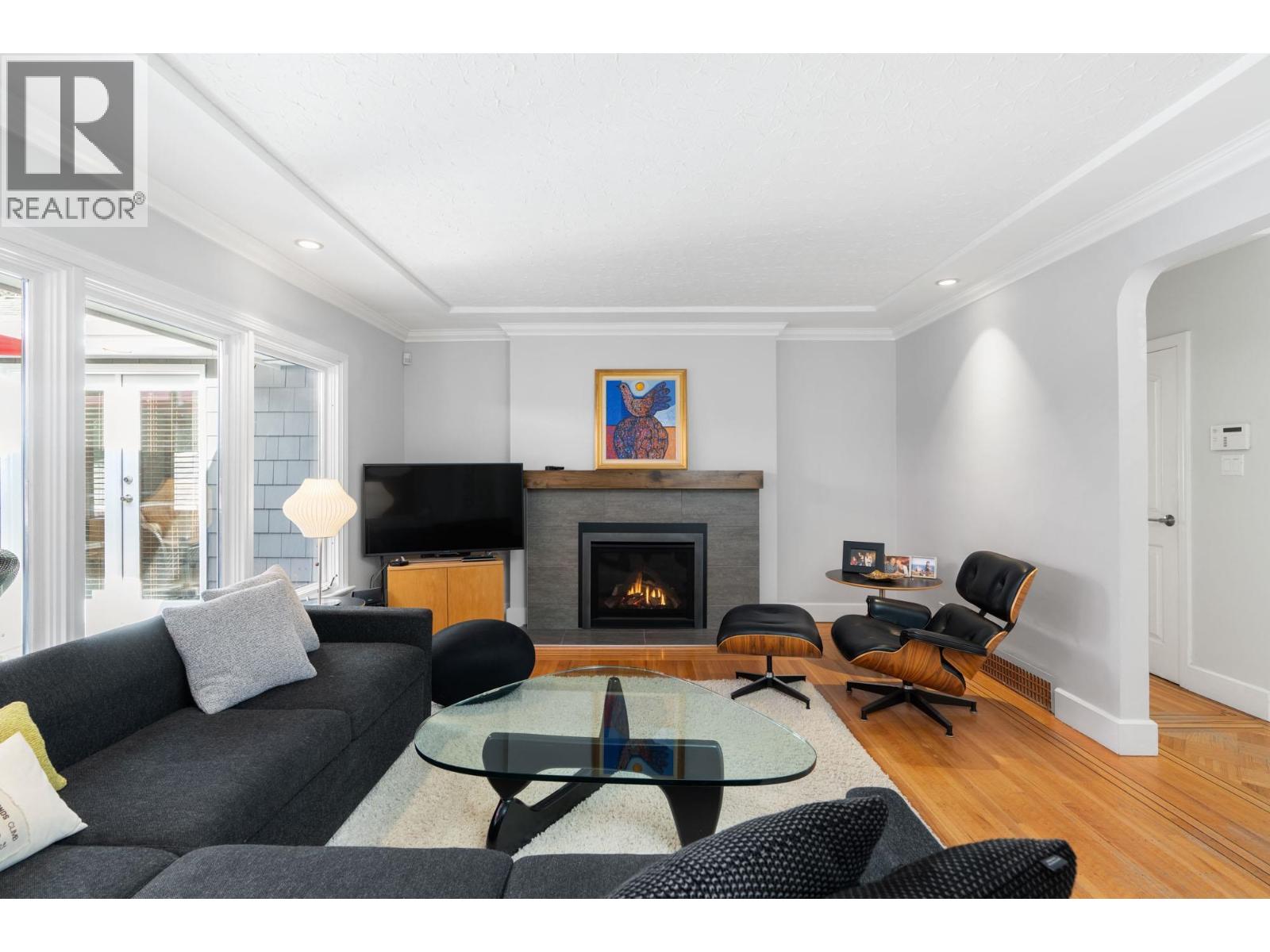 956 Belvista Crescent, North Vancouver, British Columbia  V7R 2B4 - Photo 4 - R3109444