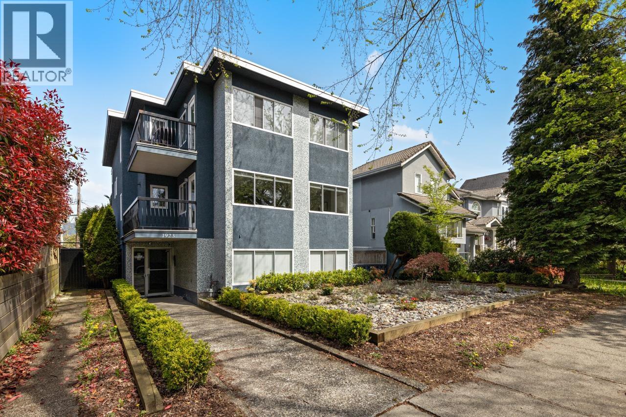 1923 PARKER STREET, Vancouver, British Columbia