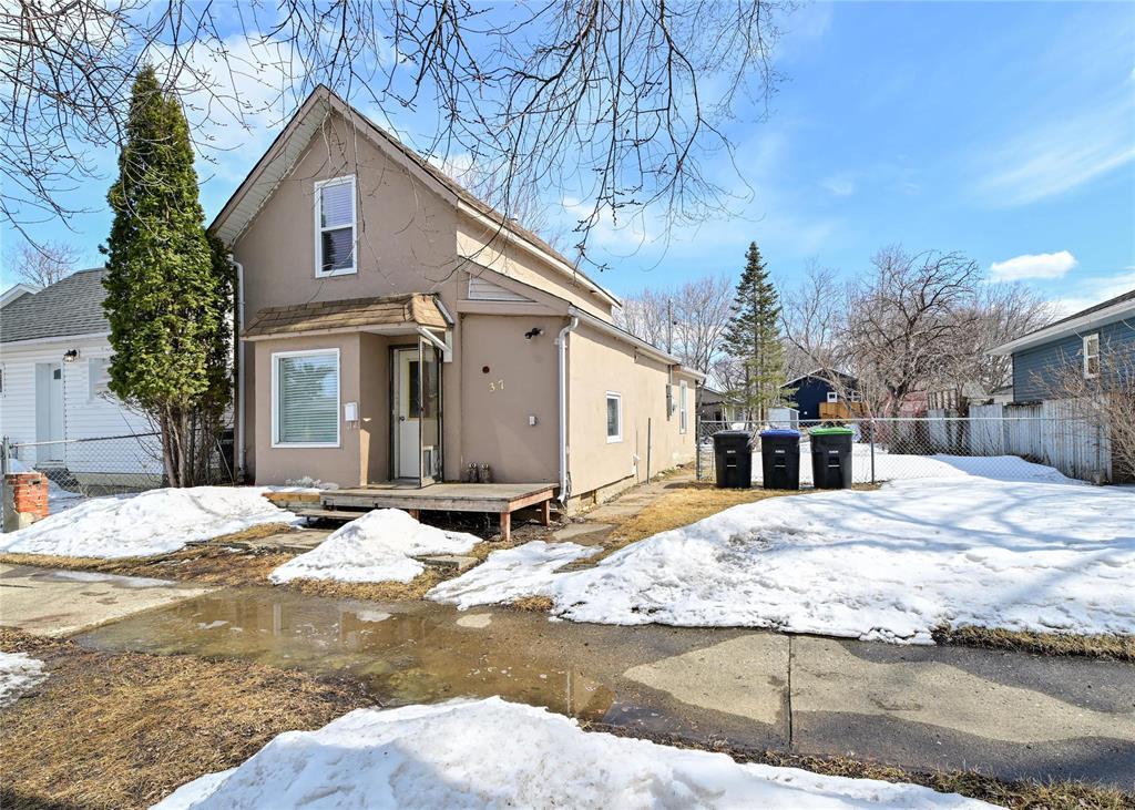 37 7 Street N, Brandon, Manitoba