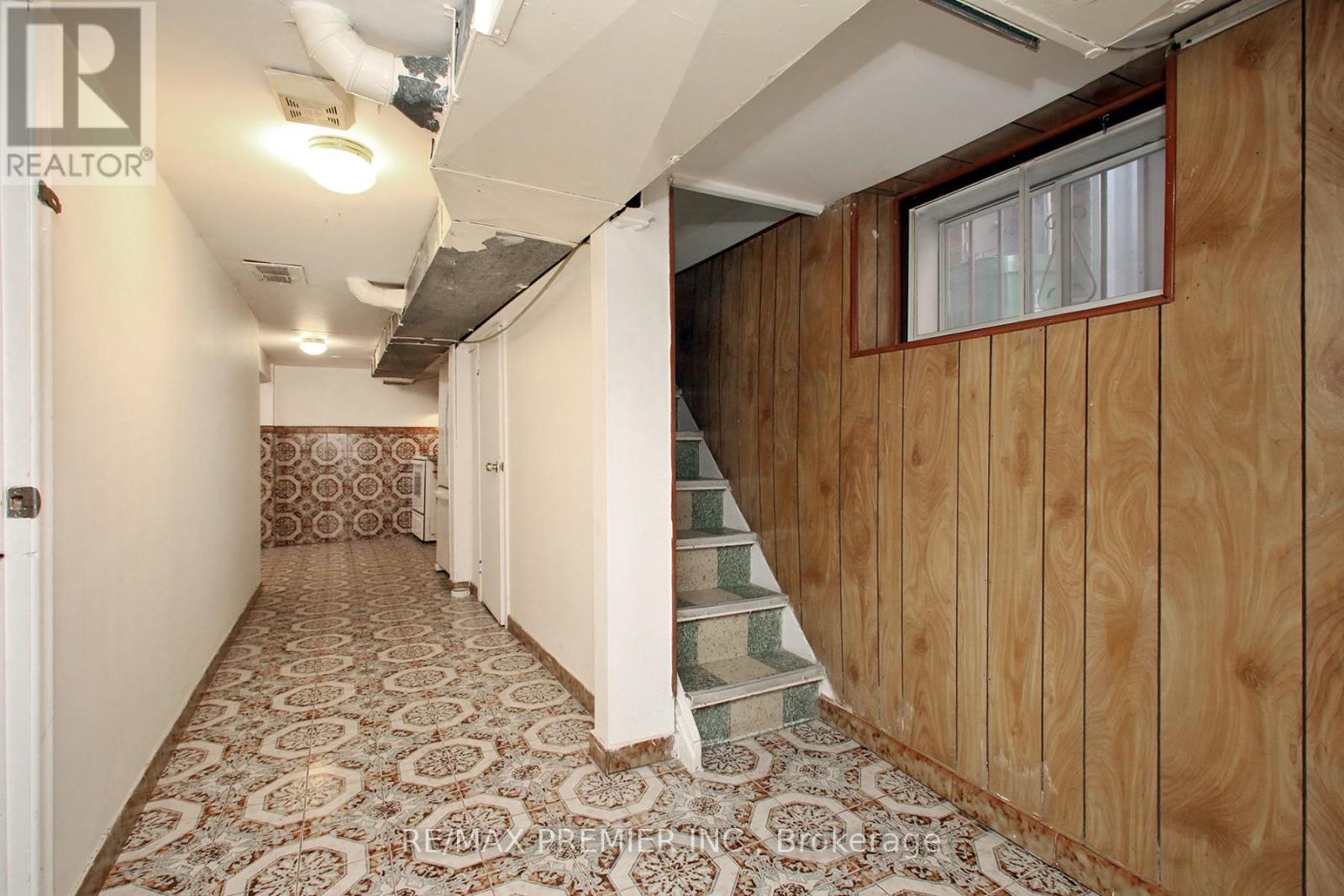 172 Lauder Avenue, Toronto, Ontario  M6E 3H4 - Photo 29 - C12976410