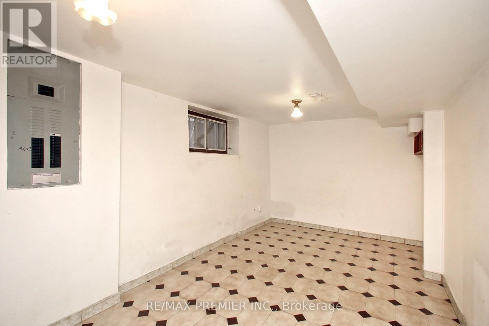 172 Lauder Avenue, Toronto, Ontario  M6E 3H4 - Photo 34 - C12976410