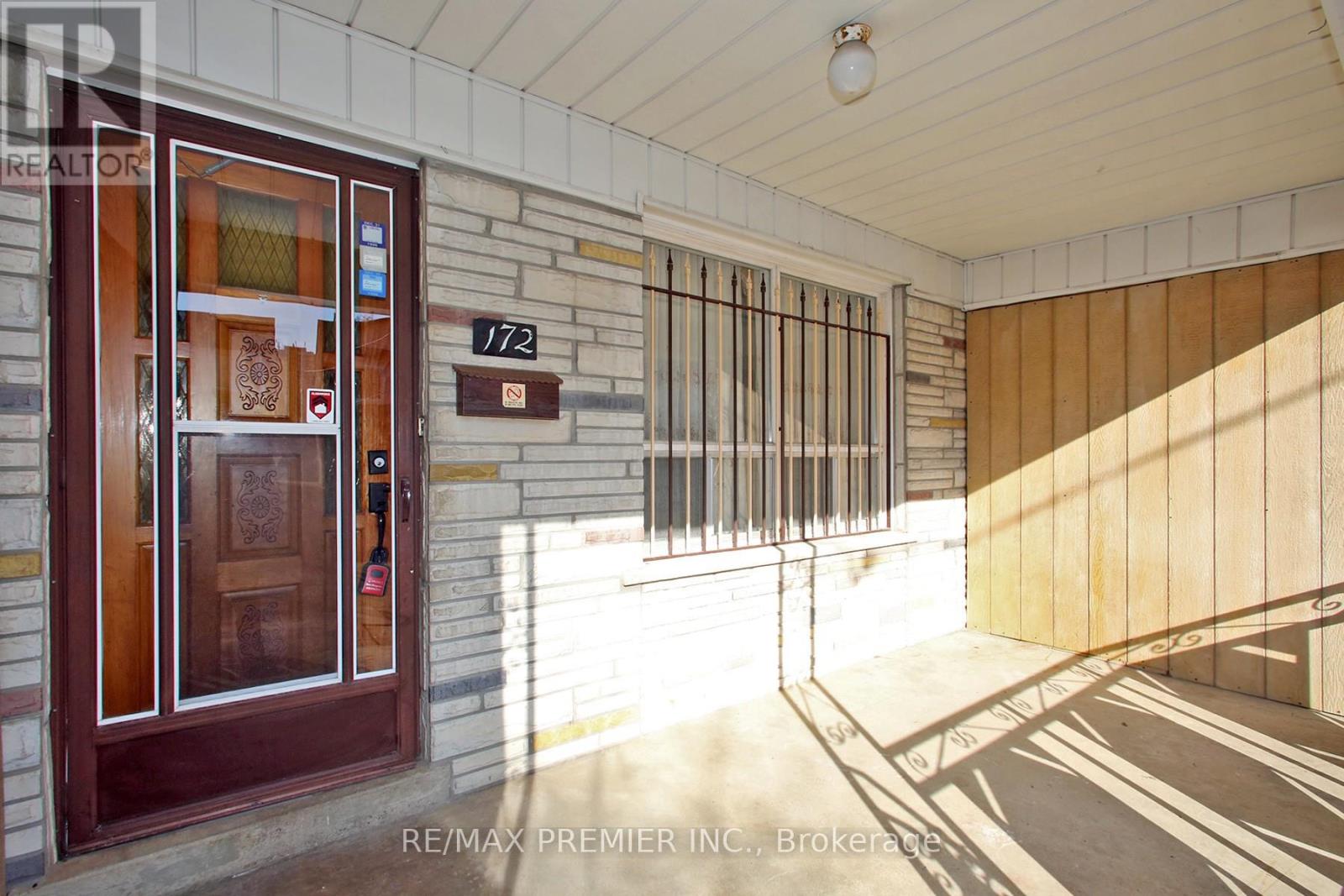 172 Lauder Avenue, Toronto, Ontario  M6E 3H4 - Photo 9 - C12976410