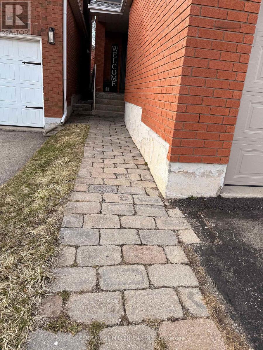 327 Perry Road, Orangeville, Ontario  L9W 4Y9 - Photo 2 - W12972314