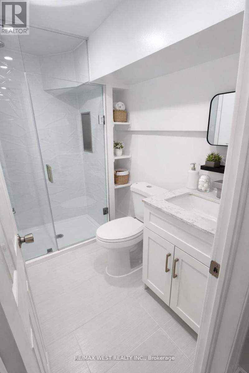 201 Rhodes Avenue, Toronto, Ontario  M4L 3A2 - Photo 34 - E12979642