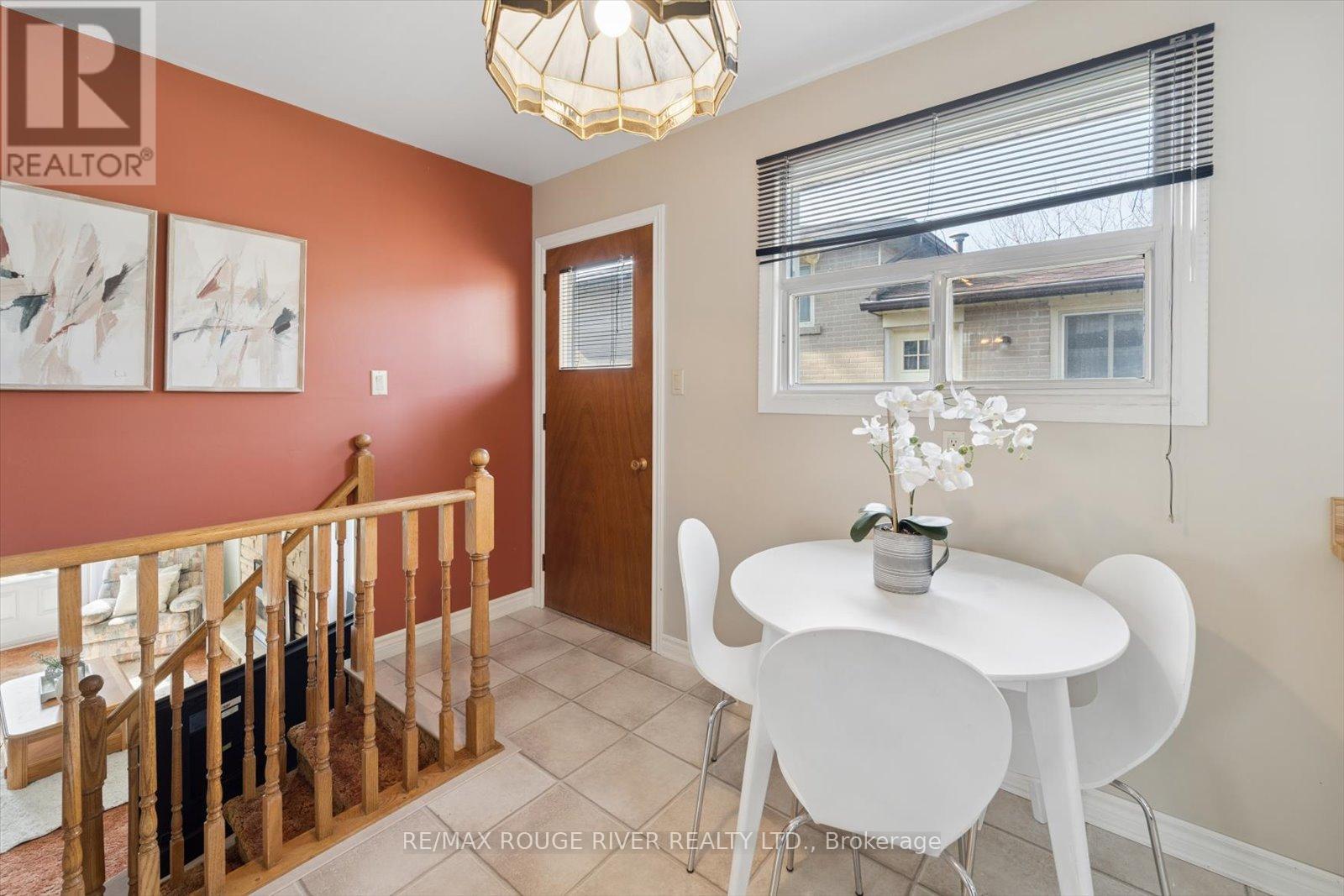 672 Pleasant Street, Pickering, Ontario  L1W 1P7 - Photo 17 - E12979648