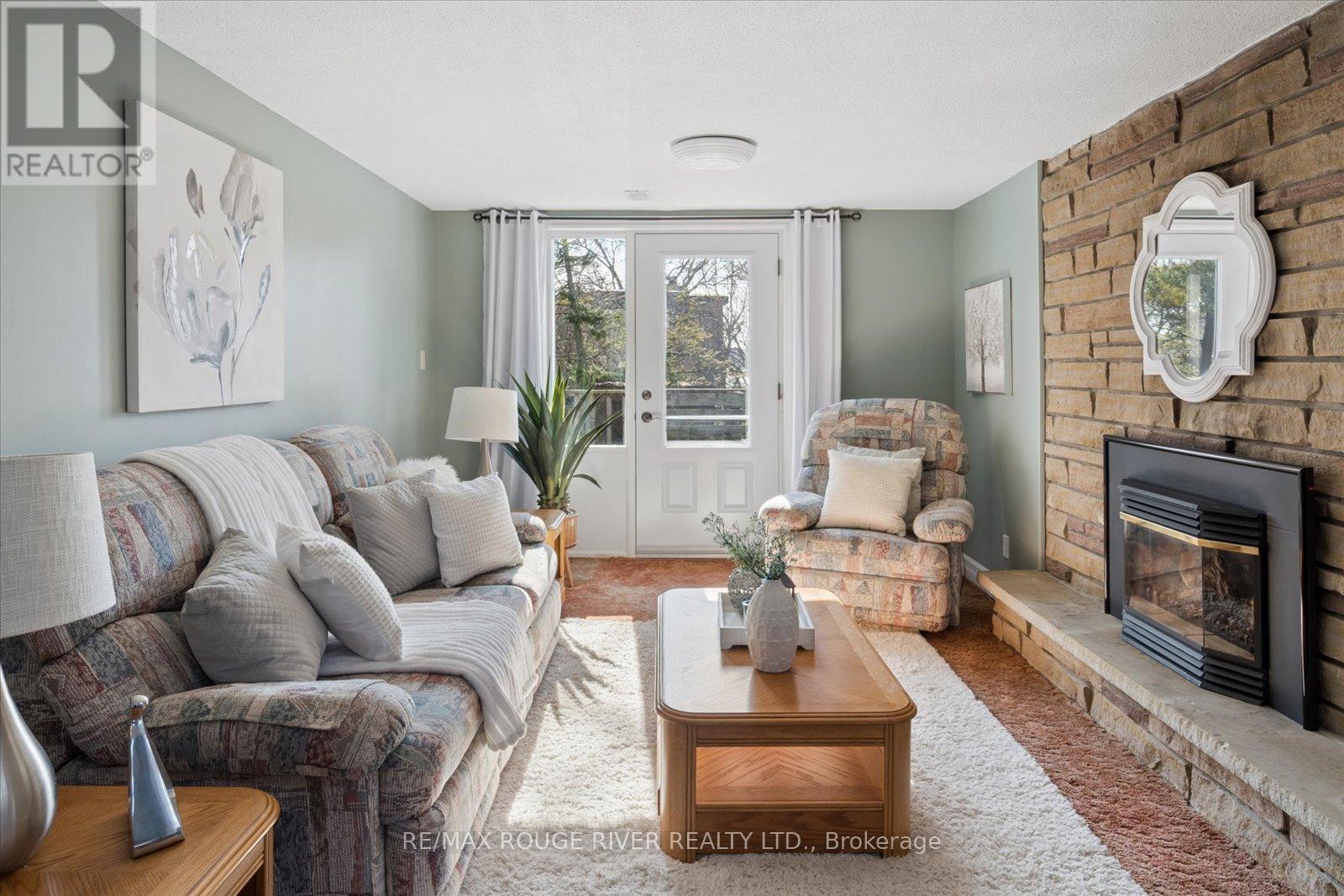 672 Pleasant Street, Pickering, Ontario  L1W 1P7 - Photo 20 - E12979648