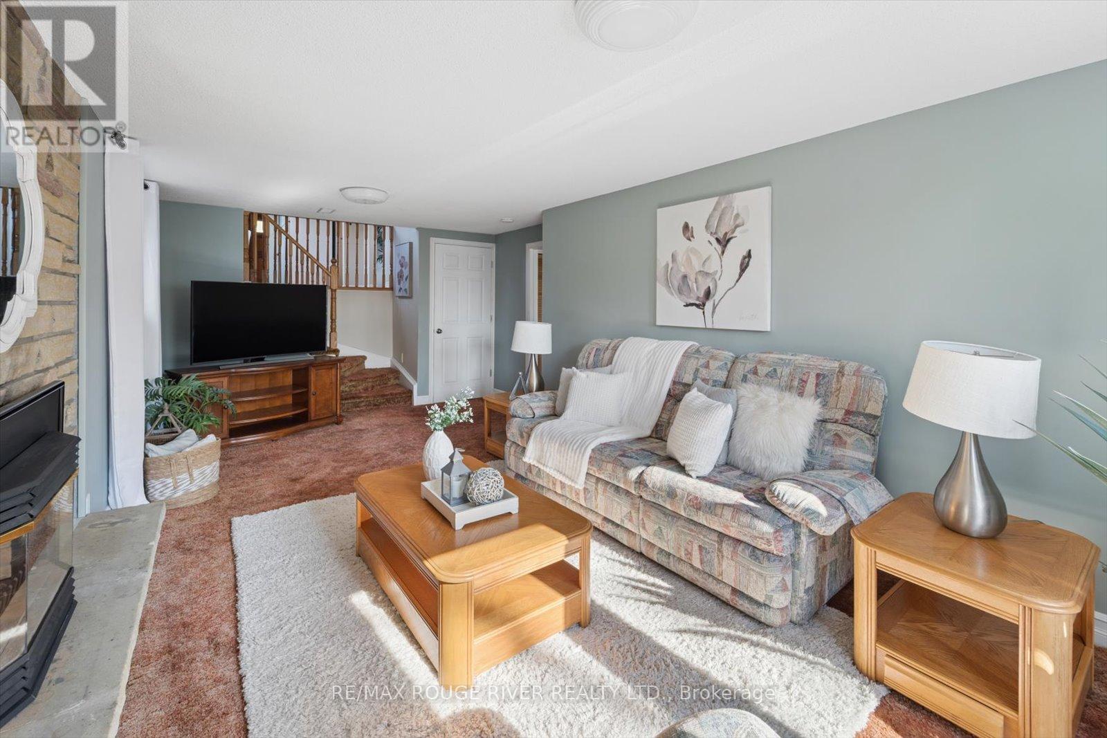 672 Pleasant Street, Pickering, Ontario  L1W 1P7 - Photo 22 - E12979648