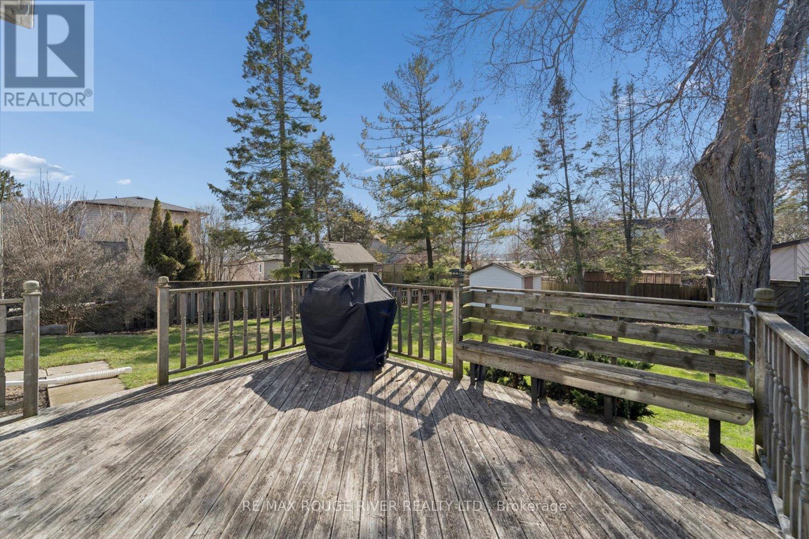 672 Pleasant Street, Pickering, Ontario  L1W 1P7 - Photo 36 - E12979648